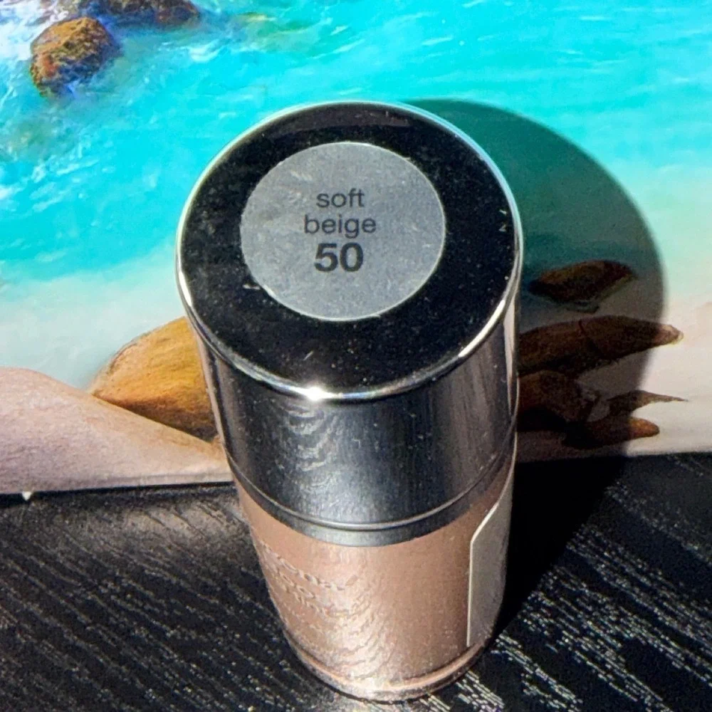 Neutrogena Hydro Boost Hydrating Tint Soft Beige 50 Hyaluronic Acid Foundation